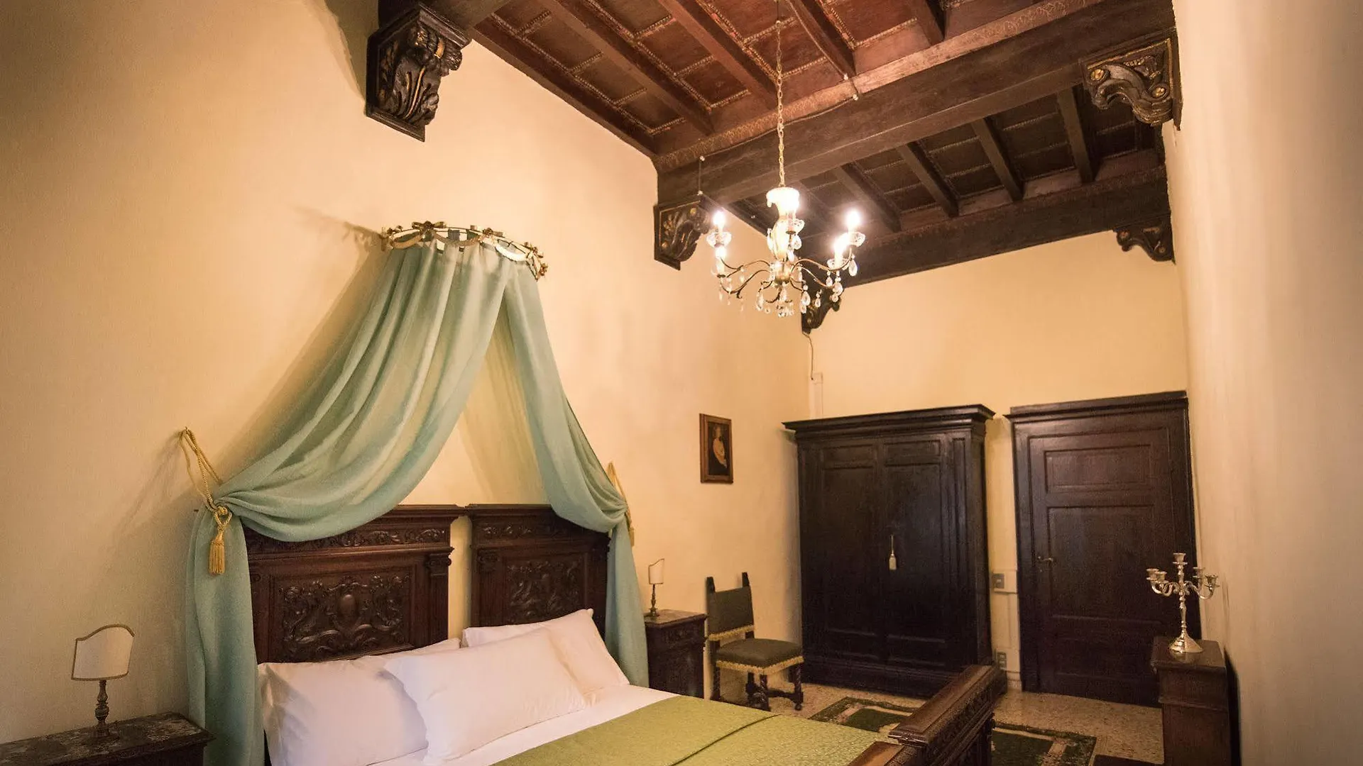All'Ombra Della Torre Only Rooms Siena 3*,